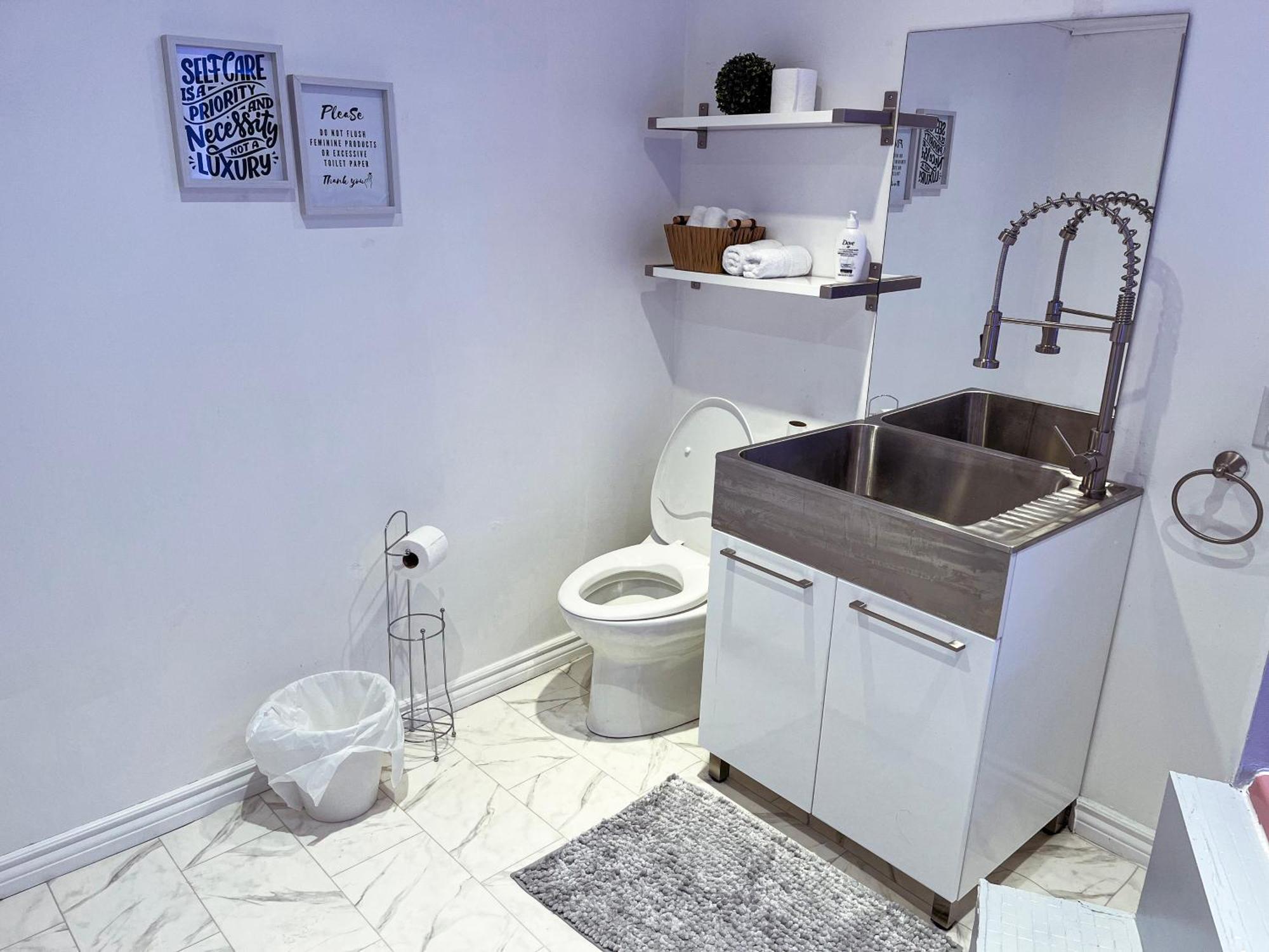 Peaceful 4Bdrm Home 5Mins To Clifton Hill Καταρράκτες του Νιαγάρα Εξωτερικό φωτογραφία